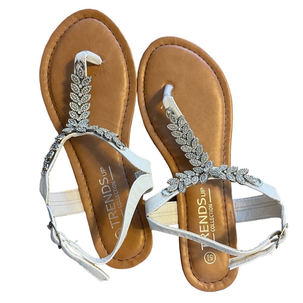 Silver and White T-Strap Buckle Flats Sandals with Tan base Women’s Size 5.5